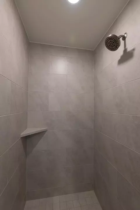 Bath - 2920 E Northampton St, Broken Arrow, OK 74014 photo 6 of 8