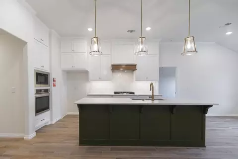 Kitchen - 2920 E Northampton St, Broken Arrow, OK 74014 photo 1 of 7