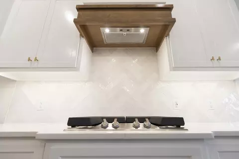 Kitchen - 2920 E Northampton St, Broken Arrow, OK 74014 photo 5 of 7