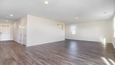 Living - 26 Horatio Ln, Lugoff, SC 29078 photo 2 of 6