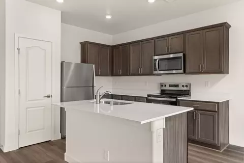 Kitchen - 705 Desi Loop, Belen, NM 87002 photo 1 of 3