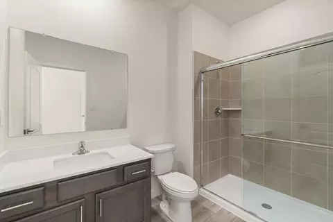 Bath - 705 Desi Loop, Belen, NM 87002 photo 1 of 1
