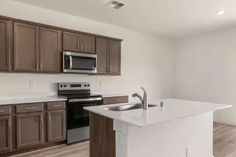 Kitchen - 705 Desi Loop, Belen, NM 87002 photo 3 of 3