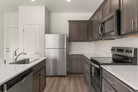 Kitchen - 705 Desi Loop, Belen, NM 87002 photo 2 of 3