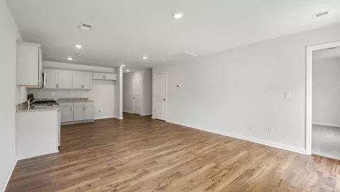 Living - 309 Oak Ridge Rd, Clinton, SC 29325 photo 2 of 4