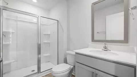 Bath - 309 Oak Ridge Rd, Clinton, SC 29325 photo 2 of 5