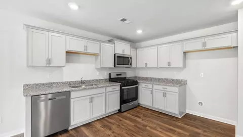 Kitchen - 309 Oak Ridge Rd, Clinton, SC 29325 photo 2 of 8