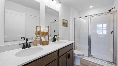 Bath - 100 Graham Ave, Calhoun, GA 30701 photo 2 of 2
