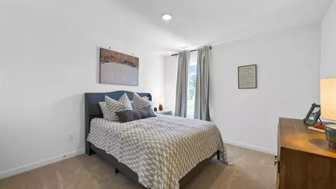 Bedroom - 100 Graham Ave, Calhoun, GA 30701 photo 5 of 6