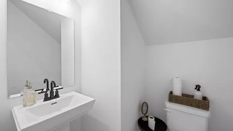 Bath - 100 Graham Ave, Calhoun, GA 30701 photo 1 of 2
