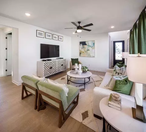 Living - 5206 Eloise Harper Ln, Rosenberg, TX 77471 photo 7 of 8