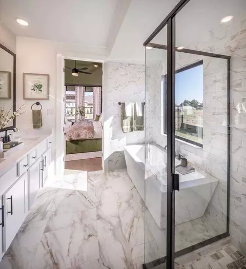 Bath - 5206 Eloise Harper Ln, Rosenberg, TX 77471 photo 3 of 3