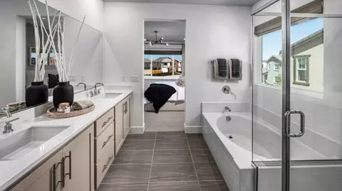 Bath - 16656 Barnett St, Lathrop, CA 95330 photo 1 of 3