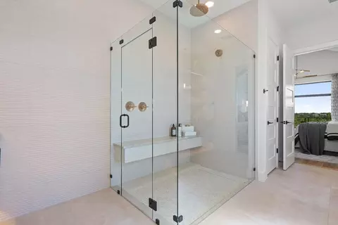 Bath - 6000 Moondust Ln, Austin, TX 78730 photo 3 of 4