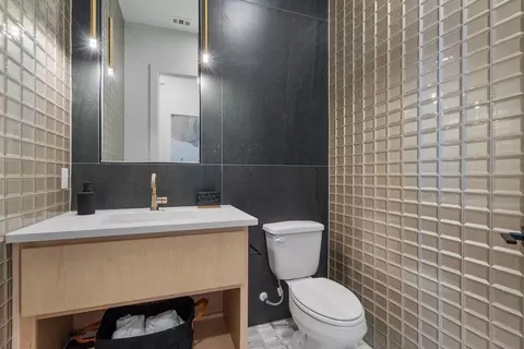 Bath - 6000 Moondust Ln, Austin, TX 78730 photo 4 of 4