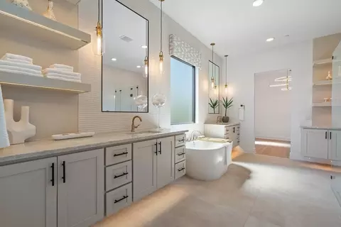 Bath - 6000 Moondust Ln, Austin, TX 78730 photo 1 of 4