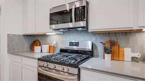 Kitchen - 14906 Calluna Heather Ln, Conroe, TX 77302 photo 3 of 6
