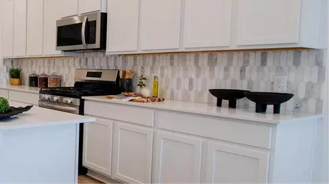 Kitchen - 14906 Calluna Heather Ln, Conroe, TX 77302 photo 6 of 6
