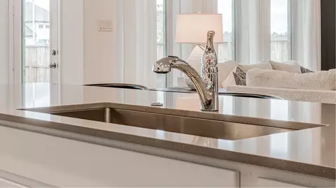 Kitchen - 14906 Calluna Heather Ln, Conroe, TX 77302 photo 4 of 6