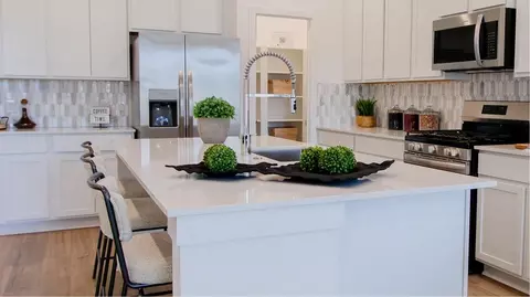 Kitchen - 14906 Calluna Heather Ln, Conroe, TX 77302 photo 5 of 6