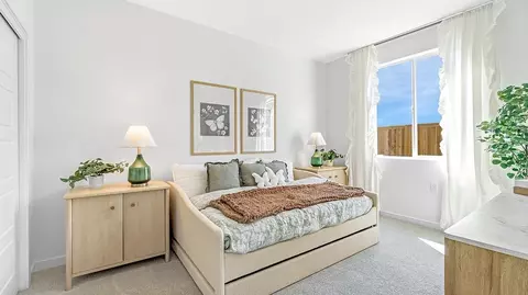 Bedroom - 8613 Pamplona Ln, Shafter, CA 93263 photo 5 of 6