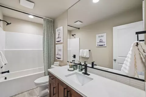 Bath - 2209 NE Claire Rd, Estacada, OR 97023 photo 5 of 9