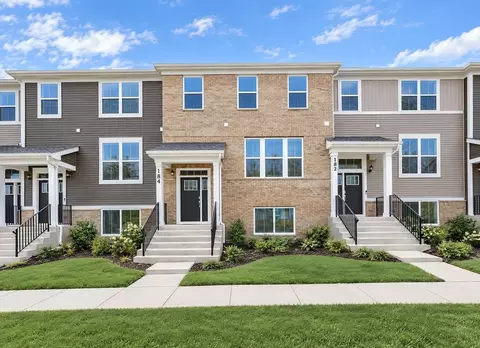 184 E Berkshire Dr, Crystal Lake, IL 60014
