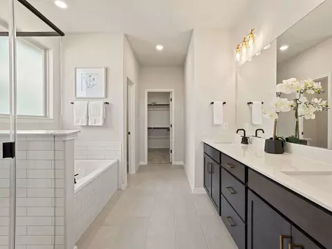 Bath - 114 Kays Path, Georgetown, TX 78626 photo 2 of 6