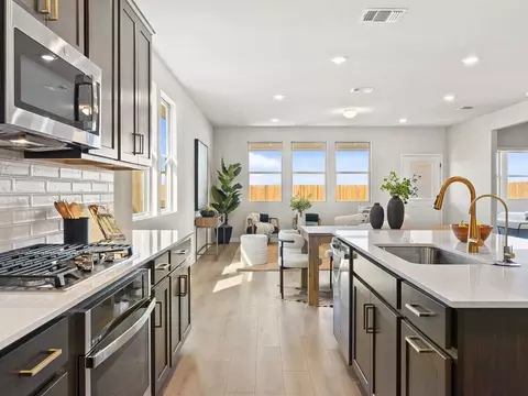 Kitchen - 114 Kays Path, Georgetown, TX 78626 photo 5 of 6
