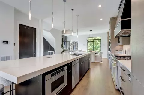 Kitchen - 613 E Franklin Ave, Naperville, IL 60540 photo 3 of 3