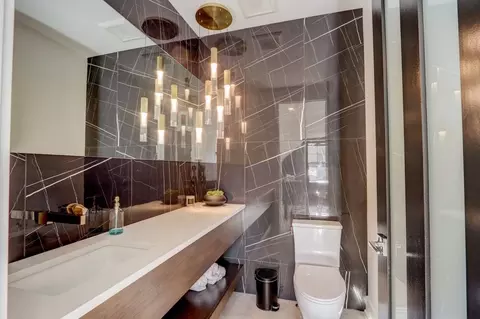 Bath - 613 E Franklin Ave, Naperville, IL 60540 photo 1 of 6