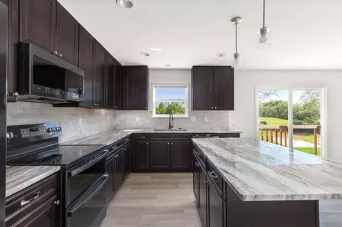 Kitchen - 986 Grandview Ln, Pacific, MO 63069 photo 9 of 13