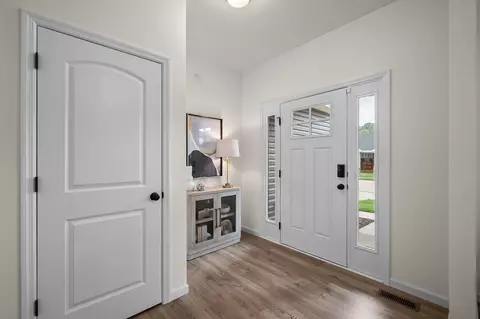 Entry Way - 986 Grandview Ln, Pacific, MO 63069 photo 1 of 7