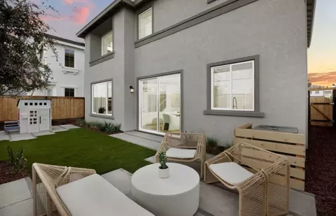 Exterior - 313 E Beatrice Ave, Mountain House, CA 95391 photo 6 of 9