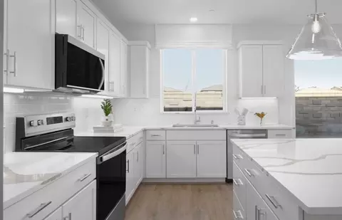 Kitchen - 313 E Beatrice Ave, Mountain House, CA 95391 photo 2 of 3