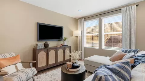 Living - 61231 Parrell Rd, Bend, OR 97702 photo 1 of 1