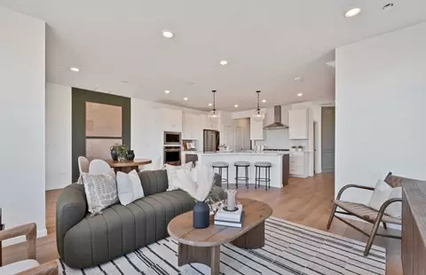 1067 Houston St, Batavia, IL 60510