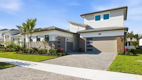 9525 St Germain Dr, Palm Beach Gardens, FL 33412