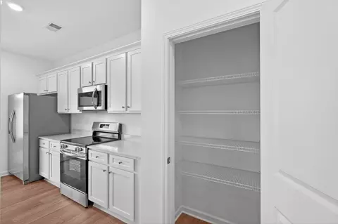 Kitchen - 7 Gulfstream Dr, Lagrange, GA 30241 photo 2 of 5