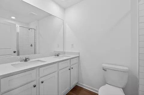 Bath - 7 Gulfstream Dr, Lagrange, GA 30241 photo 2 of 3