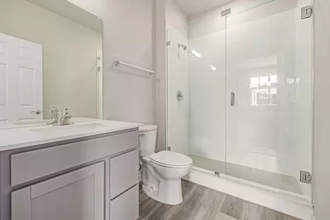 Bath - 2877 E 103rd Dr, Thornton, CO 80229 photo 4 of 4