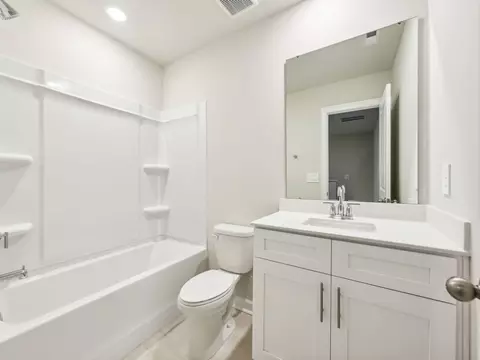 Bath - 1185 Rosetta Dr, Salisbury, NC 28144 photo 3 of 3