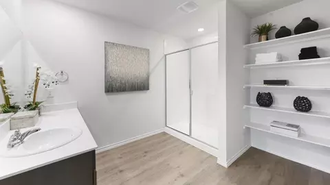 Bath - 1012 Rountree Ct, Celina, TX 75009 photo 3 of 4