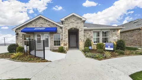 Exterior - 1012 Rountree Ct, Celina, TX 75009 photo 4 of 6