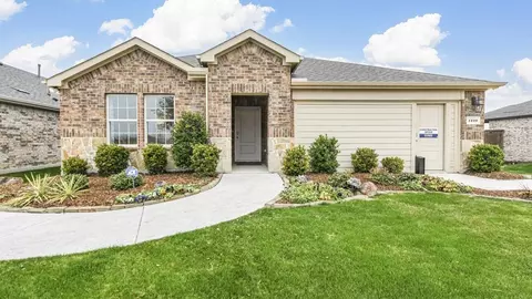 Exterior - 1012 Rountree Ct, Celina, TX 75009 photo 3 of 6