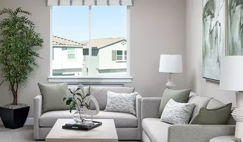Living - Undisclosed, Aurora, CO 80019 photo 3 of 21