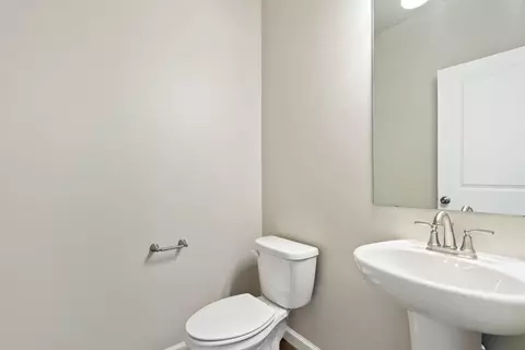 Bath - 7060 N Obsidian Way, Eagle Mountain, UT 84005 photo 4 of 4