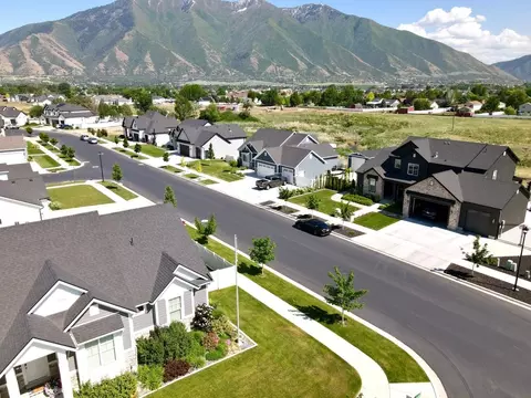 View/Area - 2041 W Pinnacle Ave, Mapleton, UT 84664 photo 4 of 8