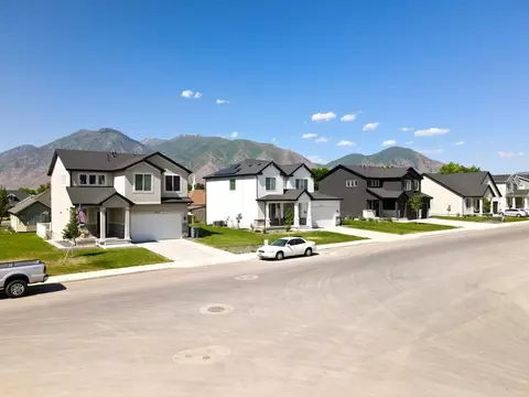 View/Area - 2041 W Pinnacle Ave, Mapleton, UT 84664 photo 3 of 8