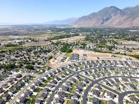 View/Area - 2041 W Pinnacle Ave, Mapleton, UT 84664 photo 2 of 8